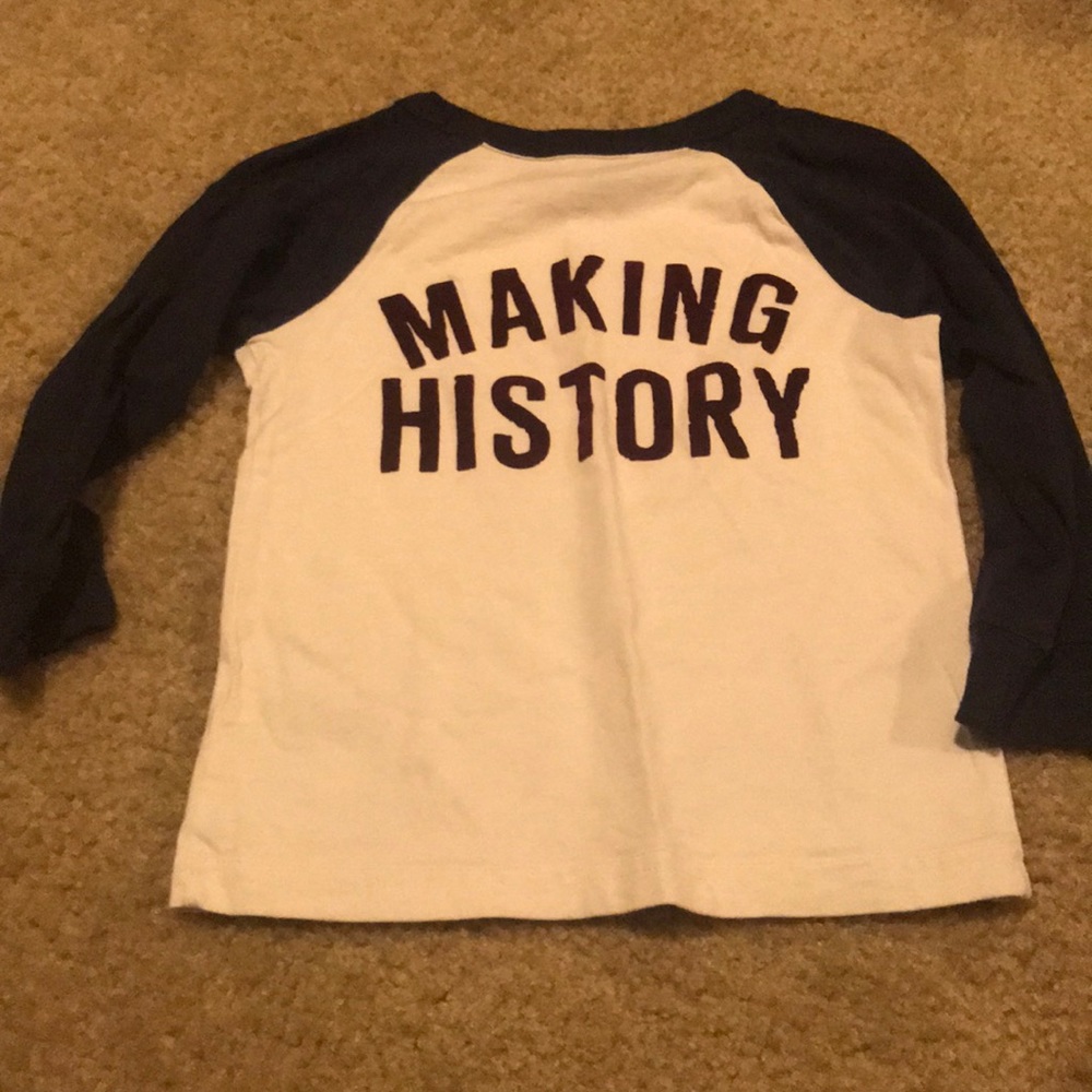 🛑🛑Carters Top🛑🛑 - Picture 2 of 2